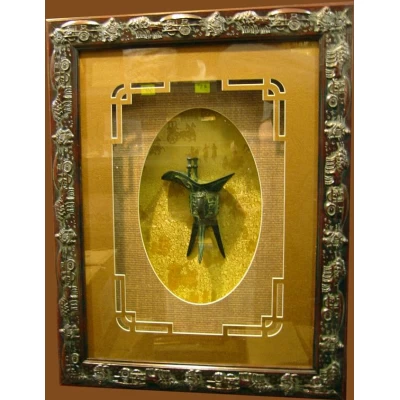 Картина с бронзовой фигурой (50*65)