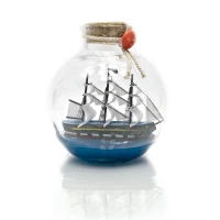 Модель парусника в бутылке (11х10х10 см)