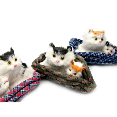 Котята на коврике (мяукают)(16х14х10,5 см) код 23898