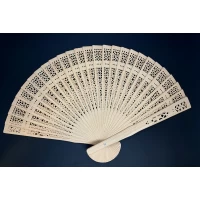 Веер деревянный резной  (21,5 см)