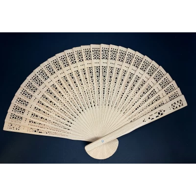 Веер деревянный резной  (21,5 см)