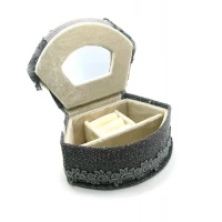 Шкатулка для бижутерии (17,5х12,5х8 см)