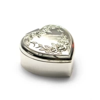 Шкатулка для украшений Сердечко (8х7,5х3,5 см)Серебро