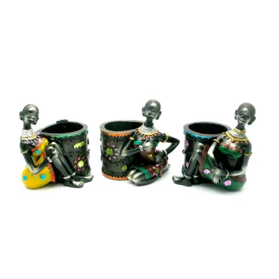 Африканка с корзиной (12,5х8,5х11 см)(1018) код 26992