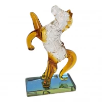 Конь хрустальный янтарь (7,8 х 4,7 х 2,7 см)