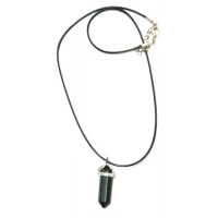 Ожерелье с кулоном из камня