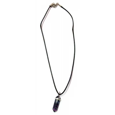 Ожерелье с кулоном из камня