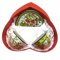 Сервиз фарфор (2JBS75) 2 чашки +2 блюдца Девушки (210 мл)(h-6см,d-10см,d блюдца-15 см)