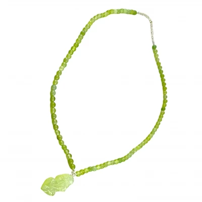 Ожерелье нефритовое с кулоном  Дракон (30 см)