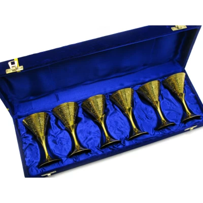 Рюмки бронзовые позолоченные(н-р 6 шт/50мл.)(h-11 см)(43х15х8 см) Рюмки бронзовые позолоченные(н-р 6 шт/50мл.)(h-11 см)(43х15х8 см)