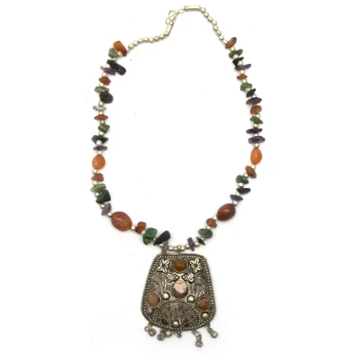 Ожерелье с каменьями агата и кулоном Трапеция