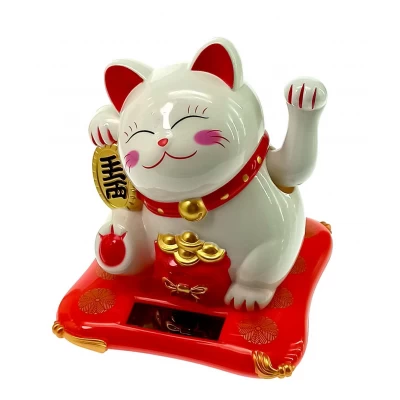 Кошка Манэки-нэко на солнечной батарее (10,5х10х9см)