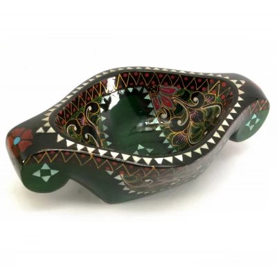 Братина Ладья из цельного дерева инкрустированная перламутром (19,5х11х4,5 см) Братина 'Ладья' из цельного дерева инкрустированная перламутром (19,5х11х4,5 см)