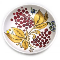 Тарелка белая, расписано вручную (d - 20см.,h - 3см)