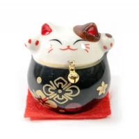 Кошка Манэки-нэко черная (5х5х5 см)