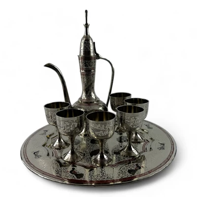 Сервиз бронзовый цветной, поднос, 6 рюмок 50мл., кувшин 250мл)(h-8 см поднос d-30) Сервиз бронзовый цветной, поднос, 6 рюмок 50мл., кувшин 250мл)(h-8 см поднос d-30)