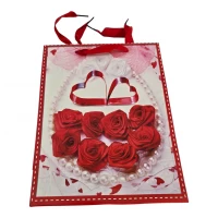 Пакет подарочный картонный Розы (18х23х8 см)