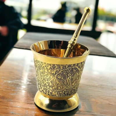 Ступка с пестиком бронзовая (d-7,5 h-7,5 см )(246 г.) Ступка с пестиком бронзовая (d-7,5 h-7,5 см )(246 г.)