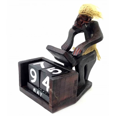 Вечный календарь Папуас Программист деревянный (18х17х11 см) Вечный календарь Папуас Программист деревянный (18х17х11 см)