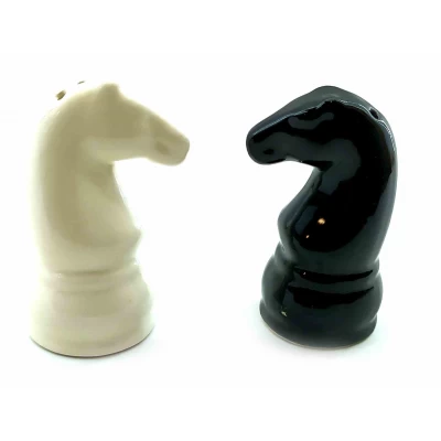 Солонка перечница Два Коня фарфоровые (8х5х4,5 см) Солонка перечница Два Коня фарфоровые (8х5х4,5 см)