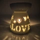 Аромалампа керамическая Love (9х7,3х7,7 см) Аромалампа керамическая Love (9х7,3х7,7 см)