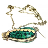 Аромакулон бронзовый инкрустирован малахитом и латунью (5,5х4,5х2 см)