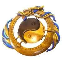 Панно Дракон с Инь-Янь ,резное,(31х26х2 см) массив дерева,покрыто патиной эмалями и лаком.