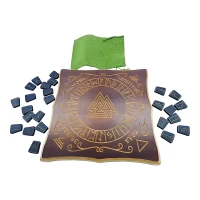 Рунический комплект : темные руны с эксклюзивным рун. алтарем на украинсом языке и мешочком