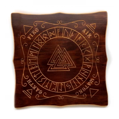 Рунический алтарь Эксклюзивный на английском языке (29×29×1,8 см), массив дерева, резной
