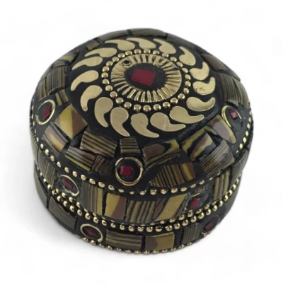 Шкатулка металлическая с  кораллами  ( h-3,2; d-4,7 см)