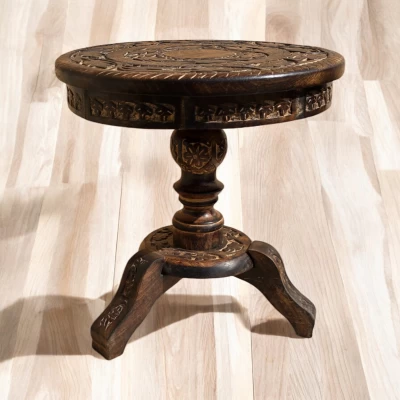 Резной стол из мангового дерева (h-40 см, d-37,5 см) Резной стол из мангового дерева (h-40 см, d-37,5 см)
