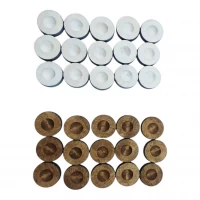 Фишки для нард(д-28мм,выс-10мм)массив дерева,кубики в комплекте,белые и коричневые с темным кантом.