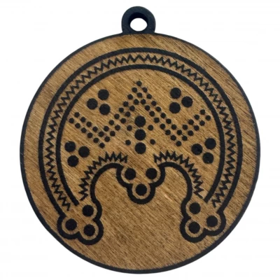 Оберег Лунница, темный (d-4,5 см) дерево, покрыт эмалью. Оберег Лунница, темный (d-4,5 см) дерево, покрыт эмалью.