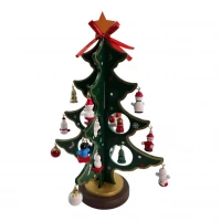 Елка настольная деревянная с подвесными игрушками (25 × 16 × 16 см)