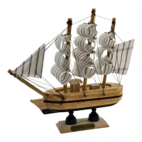 Модель парусника  (13.7 × 13 × 3 см)