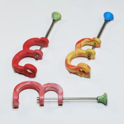 УСТРОЙСТВО ДЛЯ УДАЛЕНИЯ КОСТОЧЕК УСТРОЙСТВО ДЛЯ УДАЛЕНИЯ КОСТОЧЕК