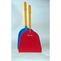 СОВОК С ЖЕЛТОЙ РУЧКОЙ