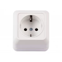 Наружная розетка с заземлением Luxel OPERA (2004) белая