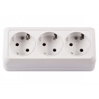 Наружная тройная розетка с заземлением Luxel OPERA (2014) белая