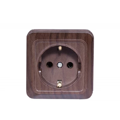 Наружная розетка с заземлением Luxel OPERA (2904) вишневая