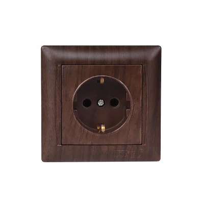 Розетка с заземлением Luxel PRIMERA (3904) вишневая