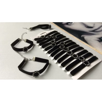 Браслетик - чокер, велюр, длина 17 +7 cм Браслетик - чокер, велюр, длина 17 +7 cм