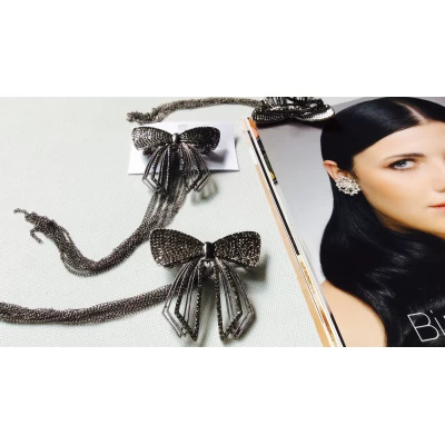 Заколка автомат, металл стразы, цепочки 20 см