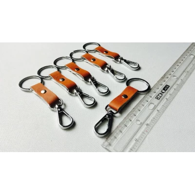 Брелок карабин, металл +кожа