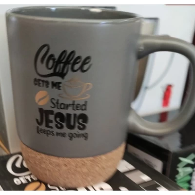 Керамическая чашка (400мл) на пробковой основе 3 цвета, в подарочной упаковке.