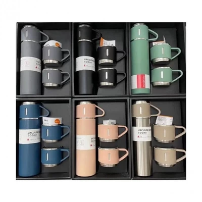 ермос с вакуумной изоляцией и 3 чашками 500 мл ермос с вакуумной изоляцией и 3 чашками 500 мл