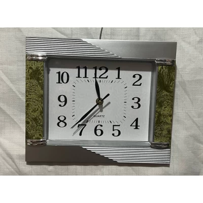 Часы настенные 22*26 см 2 расцветки