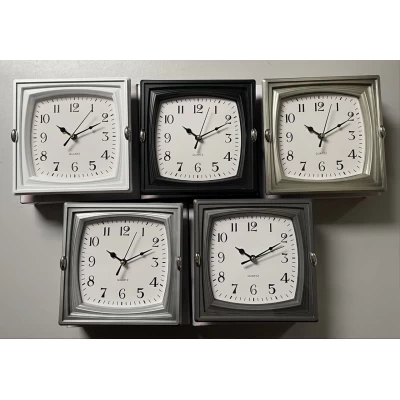 Часы 8355 настенные 18*18 см