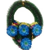 РИТУАЛЬНЫЙ ВЕНОК "КАПЛЯ" ДАЛИЯ С ЗОЛОТОЙ СЕРЕДИНКОЙ