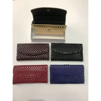 Кошелек женский кожзам лаковый матовый, размер 18x10x2.5 см, на магните